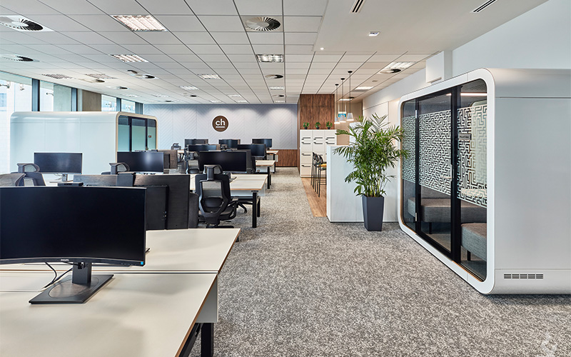 hybrid-office-design-meeting-pods.