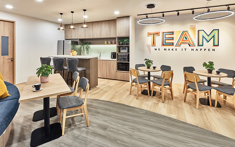 Why Every Modern Workplace Needs Touchdown Areas