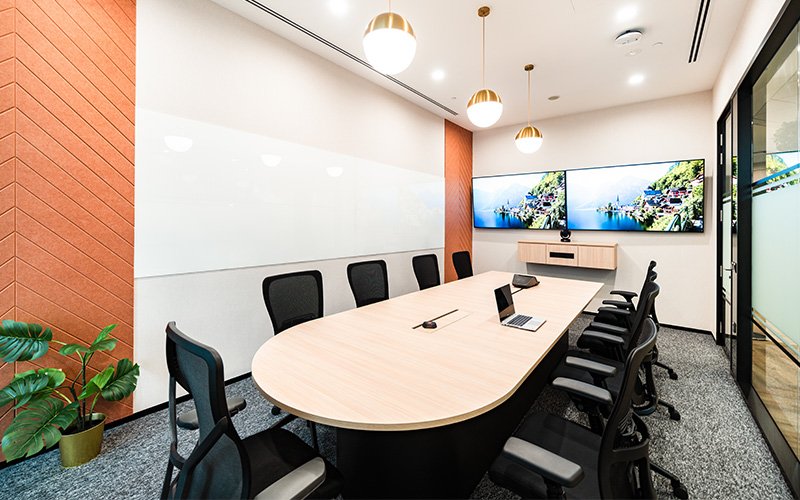 Modern corporate training room setup for engagement and knowledge retention.